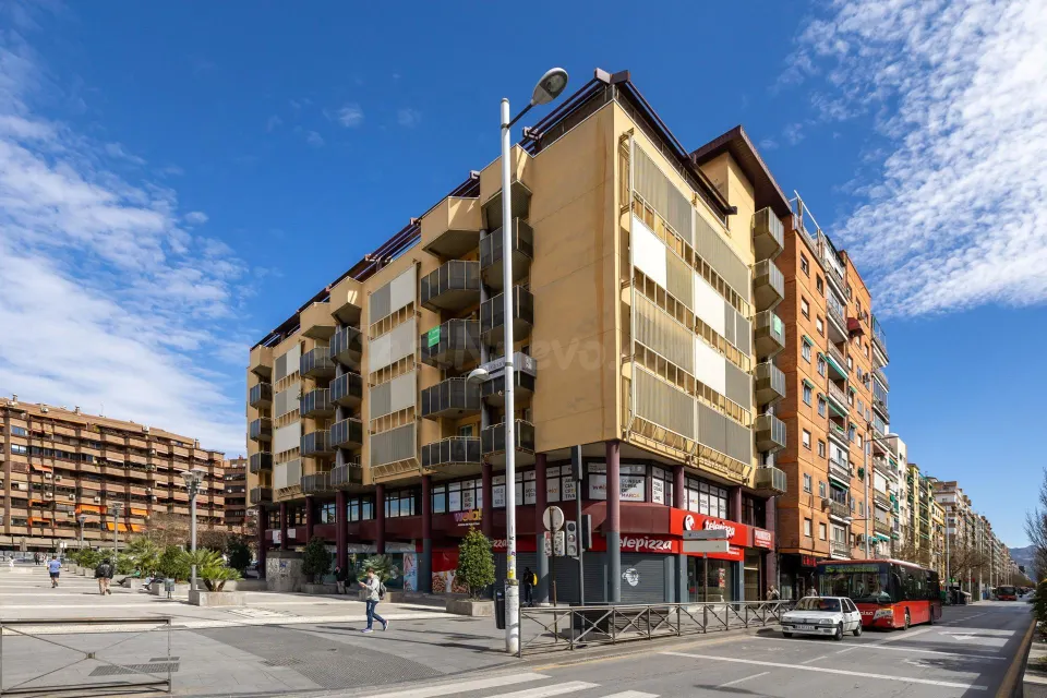 VENTA DE PISO EN PLAZA EINSTEIN – GRANADA