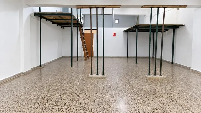 Local comercial en alquiler en russafa | 196 m2 | zona consolidada — 8