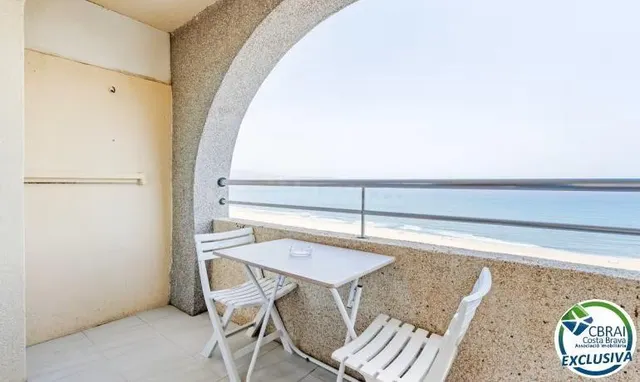 Estudio en planta 17 con terraza y espectaculares vistas al  - foto 4