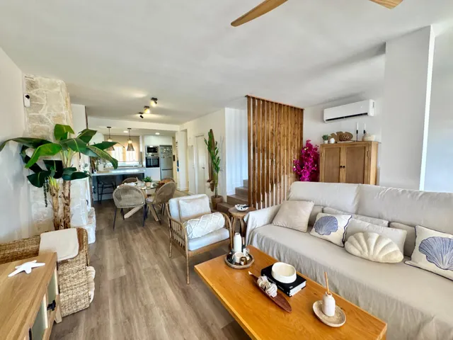 Venta de casa adosada con tres dormitorios en Benalmádena Costa, Málaga, Costa del Sol — 17