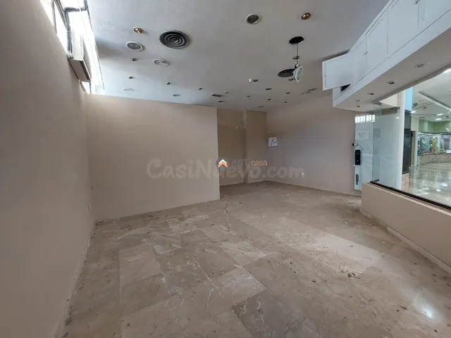 LOCAL COMERCIAL EN CENTRO COMERCIAL DE CÁNOVAS - foto 2
