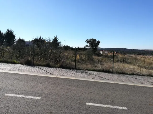 Urbis te ofrece una parcela en venta en Cuatro Calzadas, Salamanca. — 4
