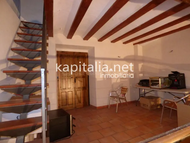 Local a la venta en Bocairent. — 4