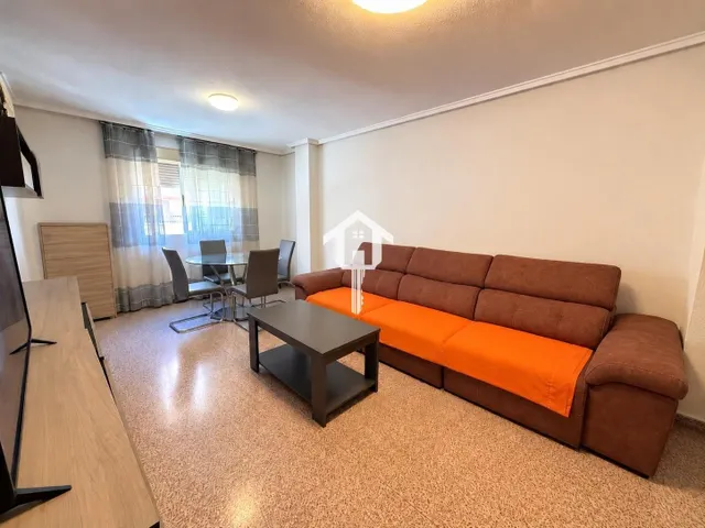 PISO EN VENTA EN ALICANTE. ZONA DE LA FLORIDA. 114m2, 3 habitaciones DOBLES, 1 BAÑO COMPLETO Y UN ASEO. PRIMERA PLANTA CON ASCENSOR. — 26