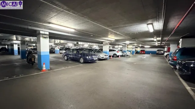Plaza de parking - zona Loreto — 3