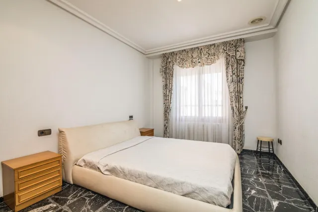 ESPECTACULAR CHALET EN ZONA CIUDAD JARDIN — 25