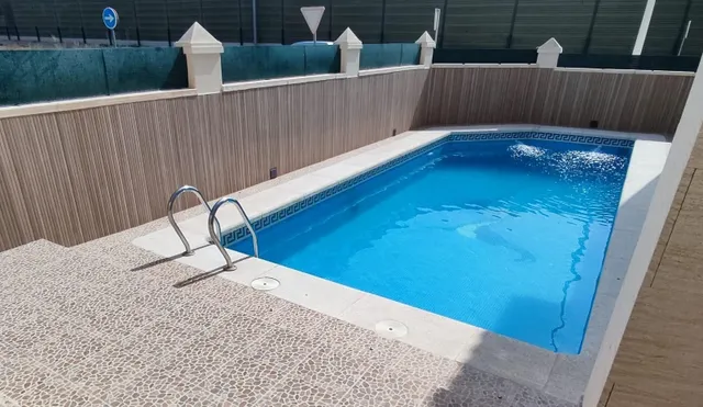 Estupendo triplex en zona campo de futbol — 39