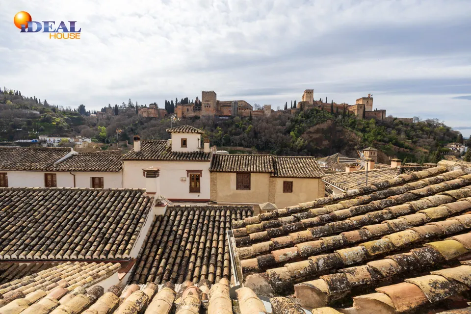 GRAN CASA EN ALBAICÍN BAJO.
