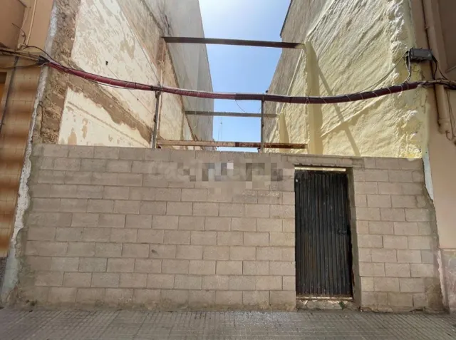 Terreno urbano de 270 m2 en venta en calle de la Bàscula
