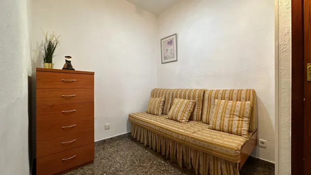 Exclusiva vivienda de 4 dormitorios con amplia plaza de garaje en pleno centro de Zaragoza — 35