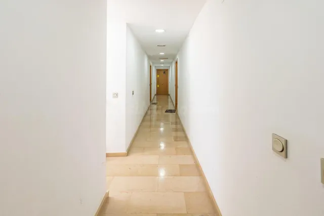 Piso listo para entrar a vivir en Deltebre con parking y pis - foto 4