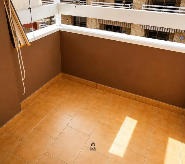 Piso con garaje sin amueblar en Avda. Aeropuerto — 15
