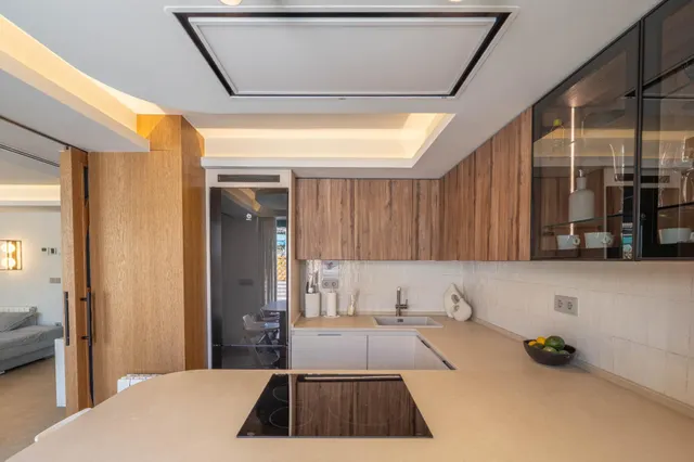 Impresionante Vivienda de Lujo con Diseño Moderno y Comodidades Exclusivas — 13