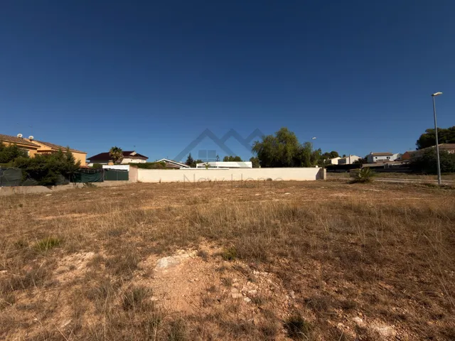 PARCELA URBANA DE 696 m2 EN MONTE COLORADO — CREA EL CHALET QUE IMAGINAS — 22