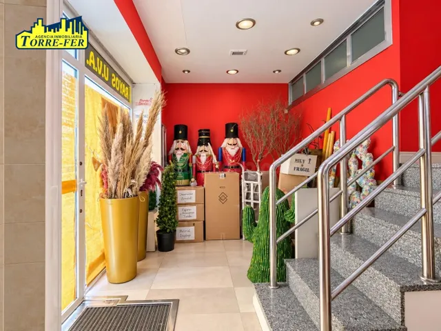 LOCAL COMERCIAL EN CALLE ALCALDE MUÑOZ, JUNTO A PLAZA SANTA  - foto 3