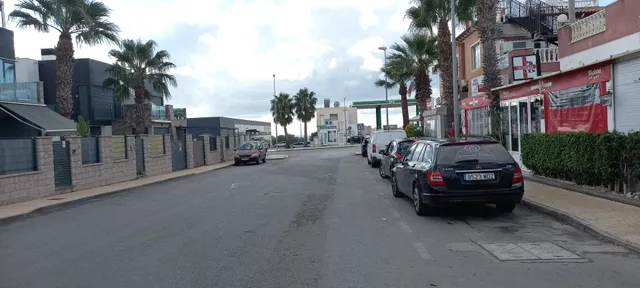Se alquila por largo tiempo plazas de parking ( garaje ) en lomas de cabo roig ( orihuela costa) — 16