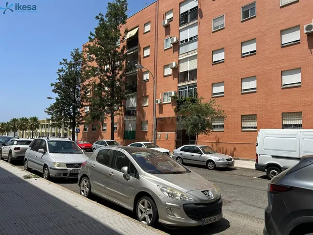 VENTA DE PISO EN HUELVA. ACTIVO INMOBILIARIO SIN POSESIÓN - foto 2