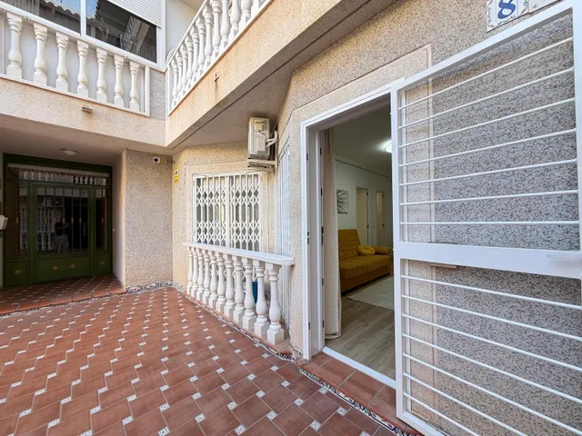 REFORMADO APARTAMENTO A 250 METROS DE PLAYA DE LOS LOCOS CON 1 DORM. Y CON SUPERFICIE DE 44 M2. — 29