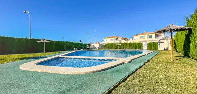 Bungalow 2 habitaciones 50m² en venta - Playa Flamenca - foto 2