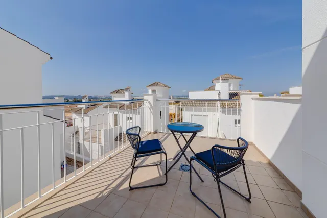 Villa Independiente en San Fulgencio, 3 dormitorios, 3 baños — 25
