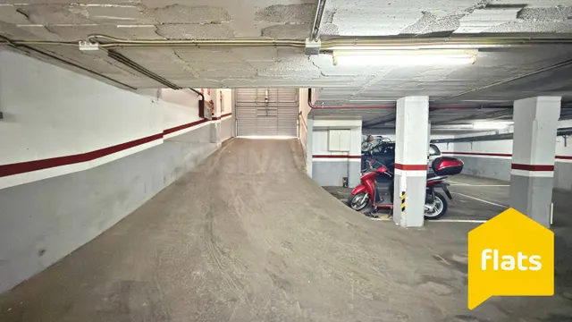 Plaza de Parking en Venta, ideal para Coche mediano, ubicada
