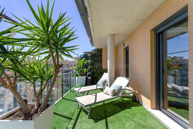 Exclusivo Ático en PAU 5: Vistas al Mediterráneo y vida de l - foto 4