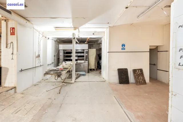 Local + vivienda en Avda. Cadiz — 46