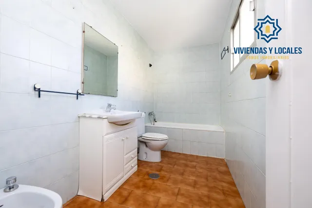 Preciosa casa en Ogíjares con piscina y jardín — 38
