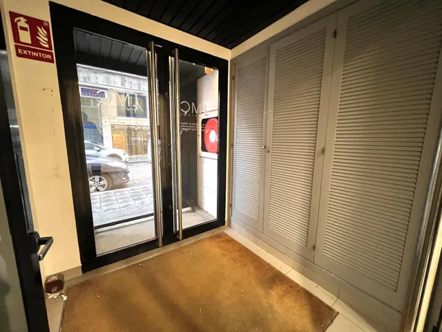 Local en venta en Calle de l'Alguer — 35