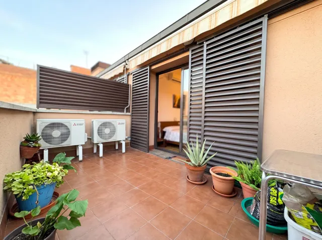 ¡Fantástica casa de tres plantas en el centro del pueblo! — 28