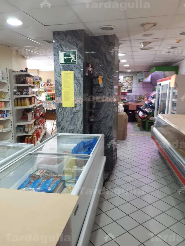 SE VENDE LOCAL COMERCIAL "SUPERMERCADO". — 4