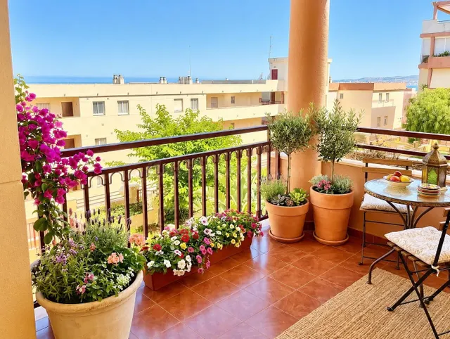 Venta de piso con tres dormitorios en Benalmádena Costa, Mál - foto 2