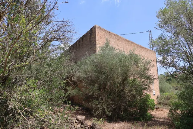 MASIA RUSTICA EN DOS HECTAREAS DE TERRENO ZONA POU DE BECA — 12