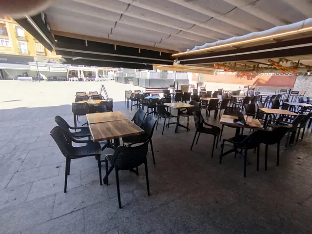 SE TRASPASA BAR FUNCIONANDO EN PLAZA CONSTITUCION — 2