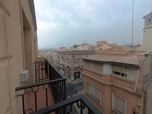 SE ALQUILA PISO ZONA RAVAL — 10