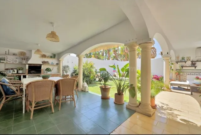 Villa 5 habitaciones 290m² en alquiler - Marbella