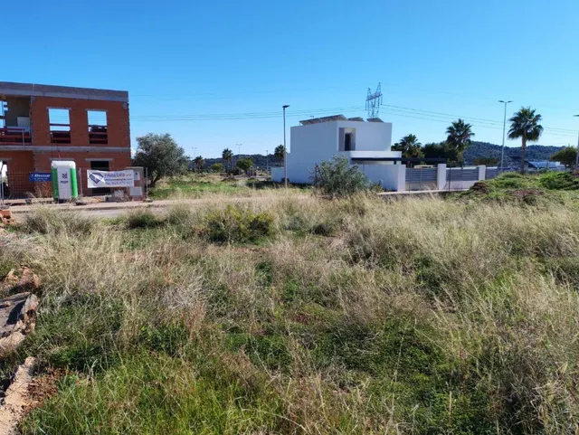 SE VENDE SOLAR EN EL AREA 6 DE 162 METROS CUADRADOS - foto 3