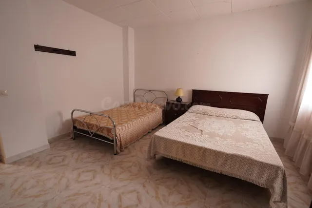 EN EXCLUSIVA AMPLIA CASA EN CUEVAS DE SAN MARCOS - foto 2