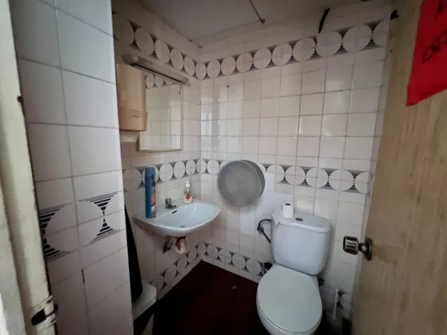 DESTACABLE Y PECULIAR LOCAL en VENTA o ALQUILER en Martorell. — 11