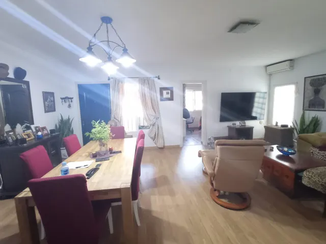 VENTA DE CHALET Y APARTAMENTO — 7