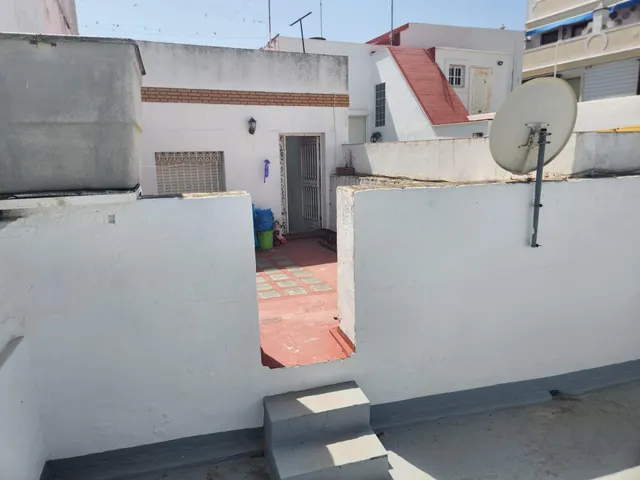 CASA SOLA EN UN LUGAR EMBLEMÁTICO — 46