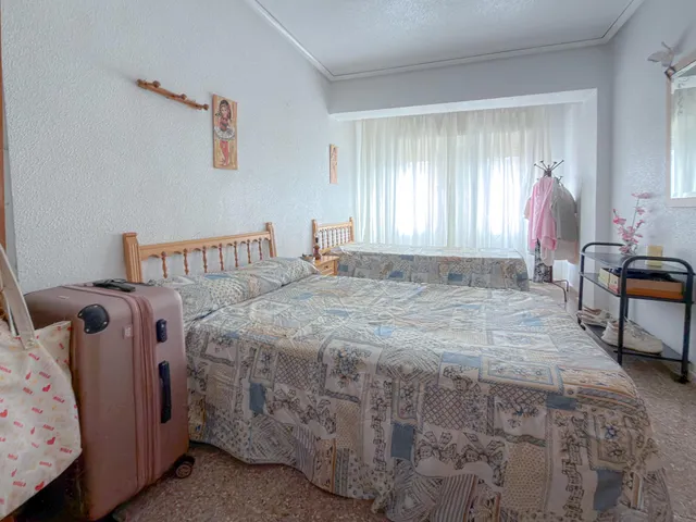 Oportunidad! Amplio apartamento con 4 dormitorios + 2 Baños y Terraza con vistas laterales al mar (160 mts playa) — 19