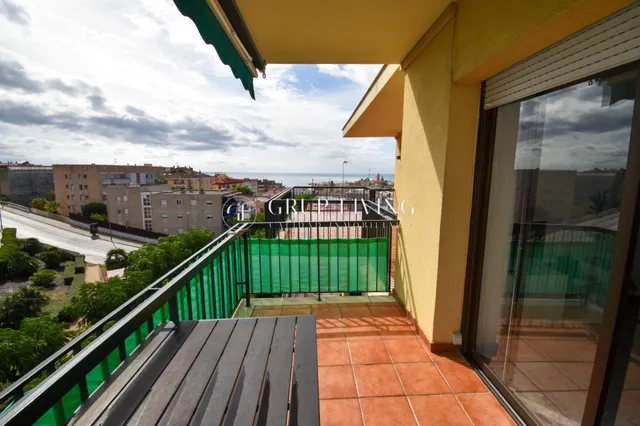 PISO LUMINOSO CON TERRAZA Y VISTAS DESPEJADAS EN SITGES — 8