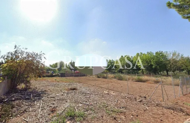 Oportunidad Única: Parcela Construible en Ciutat Jardí de Ll - foto 2