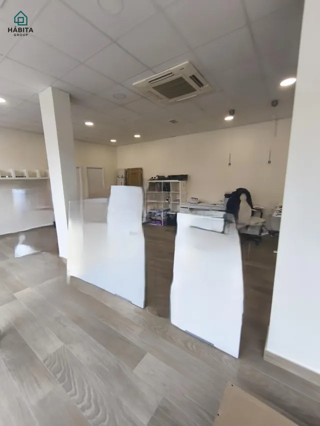 Espectacular Local Comercial de 107 m2: Visibilidad y Diseño - foto 3