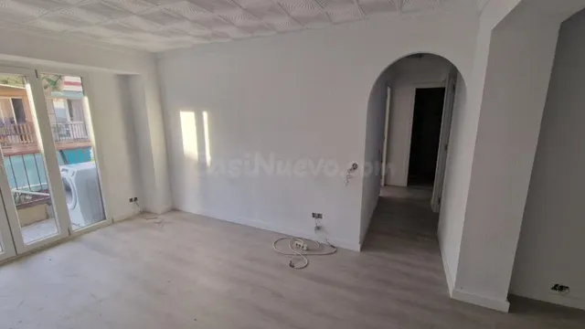 Amplio Ático Reformado en Carolinas Altas, Alicante - foto 2