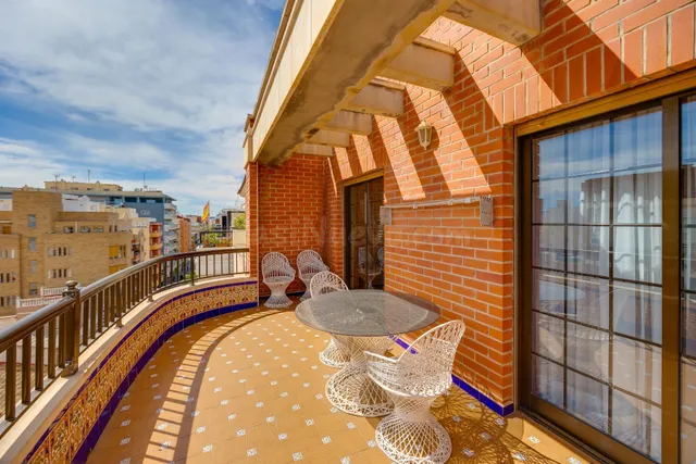 ¡ ALQUILER LARGA TEMPORADA! ATICO DUPLEX DE 250M2 EN EL CENT - foto 5
