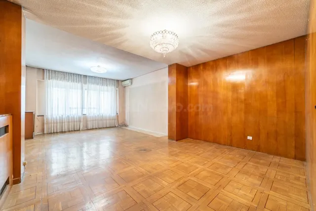 Espectacular piso para reformar en calle Doctor Castelo a 25
