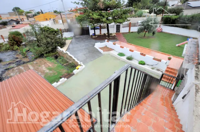 ¡Magnífico chalet! Amplio y lleno de luz, con piscina, terraza, garaje y parcela — 21