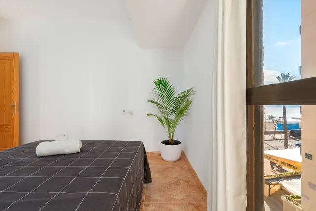 Apartamento frente al mar en Fuengirola - 2 dormitorios y 70m² — 10
